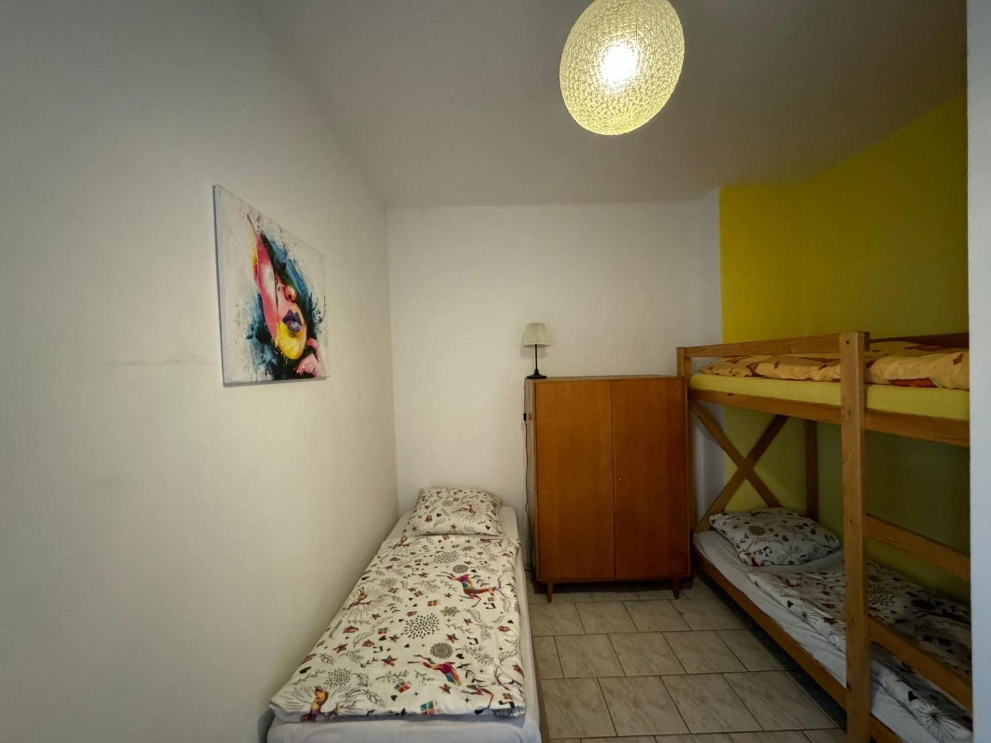 House Marabou Hostel *